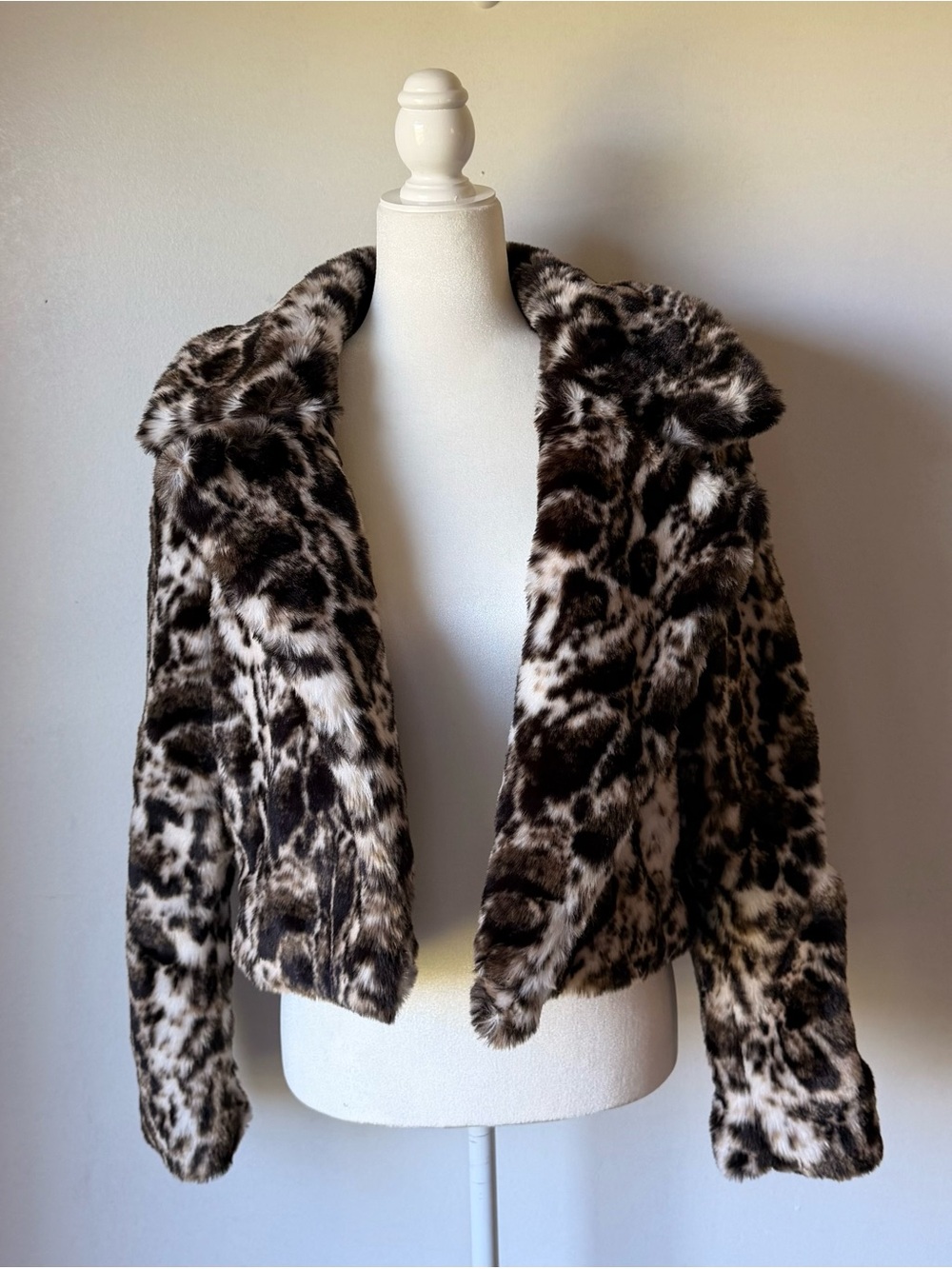 Wildcat Faux Fur Jacket - Picture 4 of 10